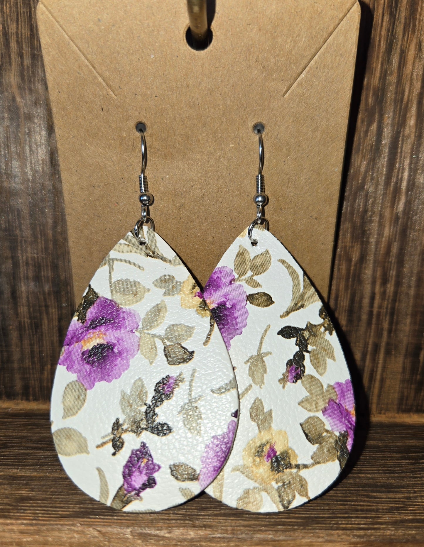 PURPLE TEAR DROP EARRINGS 💜 🤍