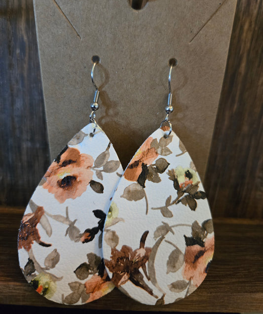 BROWN &WHITE TEAR DROP EARRINGS